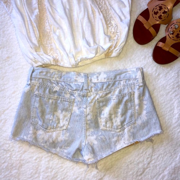 Rag & Bone Denim shorts in Kahuna Print - Picture 2 of 9